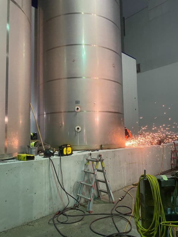 Field welding work on a large stainless vessel